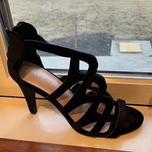Black velvet heels